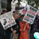 Angela Singer and Amanda Taylor on the march. On Thursday, an estimated 1,000 people – one for every ticket office facing closure - marched for the cause.