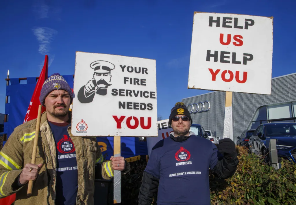 Firefighters stage protest in Huntingdon over reduction in reduction to fire crews PHOTO: Mark Thomas 