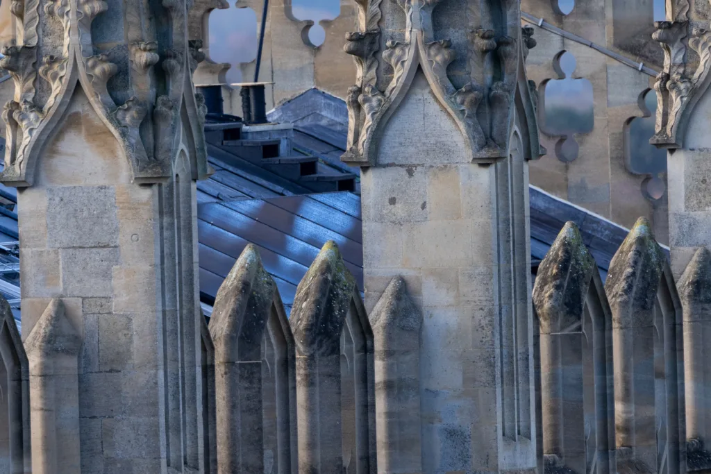 King’s College, Cambridge, has started placing solar panels on its iconic 15th century Chapel – despite opposition from local residents and organisations, including Historic England. PHOTO: BavMedia 