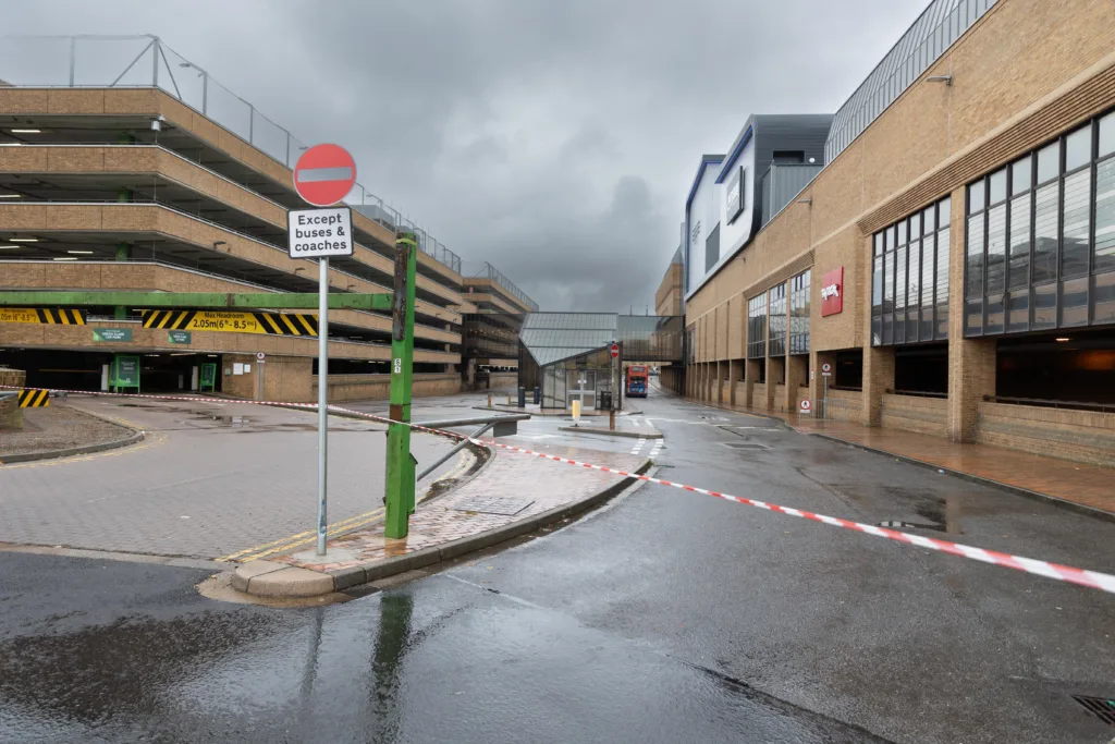 Queensgate shopping centre, Peterborough, evacuated after security threat, now allowing customers back in. PHOTO: Terry Harris for CambsNews