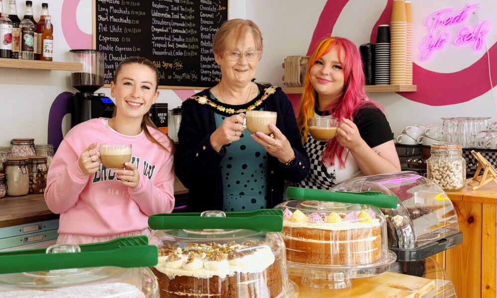 Last week in one of her final acts as mayor, Kay Mayor opened the new Poppy’s Coffee Shop in Broad Street