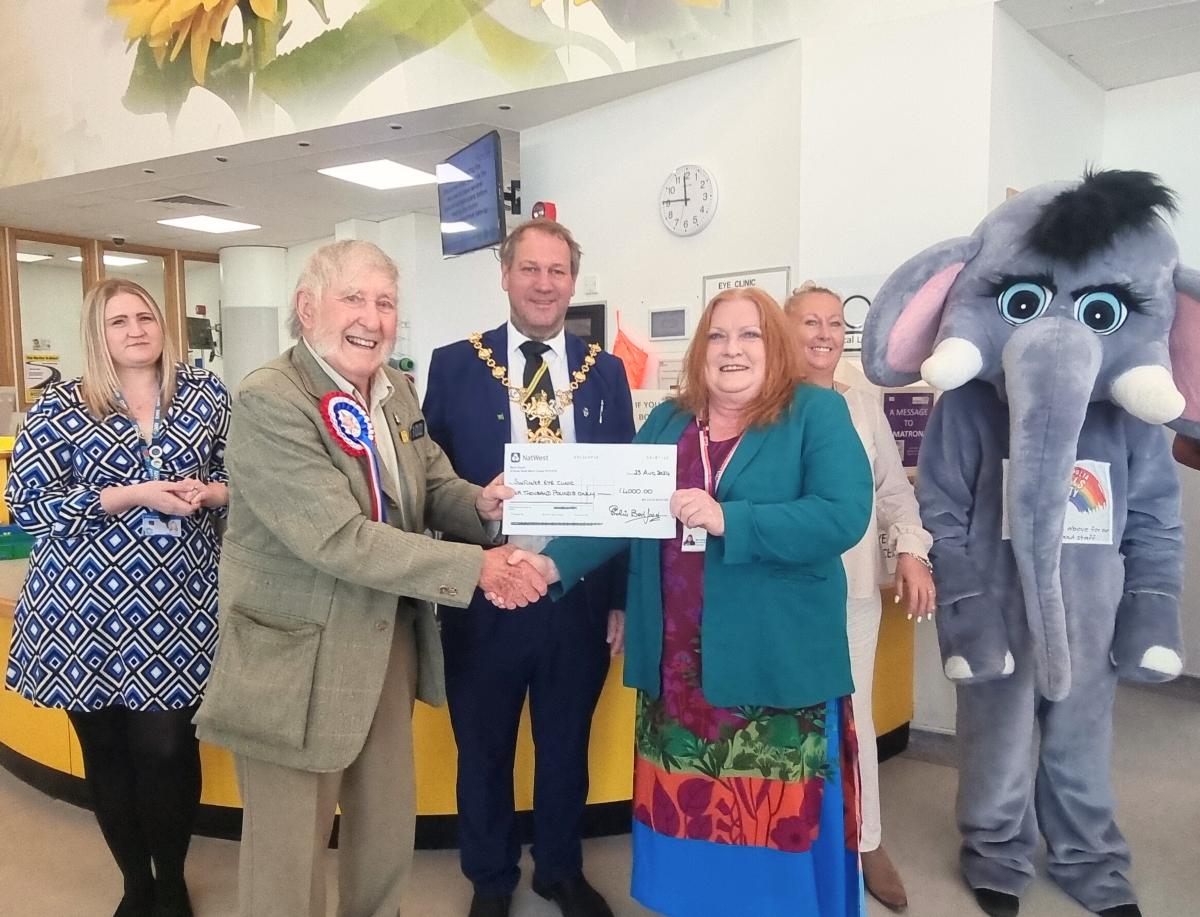 £4,000 donated to Hinchingbrooke Eye Clinic Hospitals Charity by fund raiser Colin Bedford from March